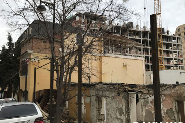 Mətanətin məşhur villası söküldü   - Pulu verilməyib? (VİDEO)